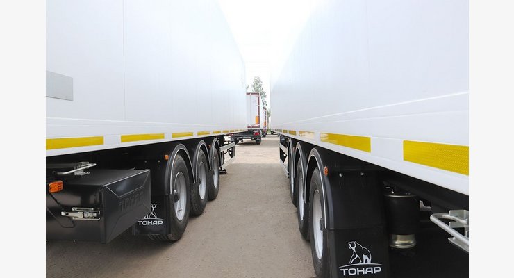 Изотермический полуприцеп Тонар R3-13 модель 97861 — колесная база и боковая часть